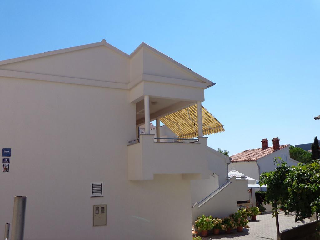 Apartments Kekica Novalja Exterior foto