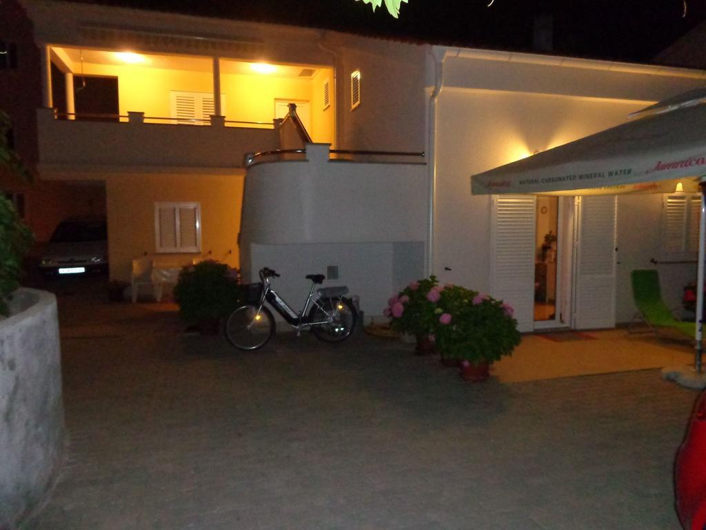 Apartments Kekica Novalja Exterior foto